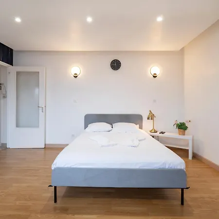 Le Coislin Apartment *